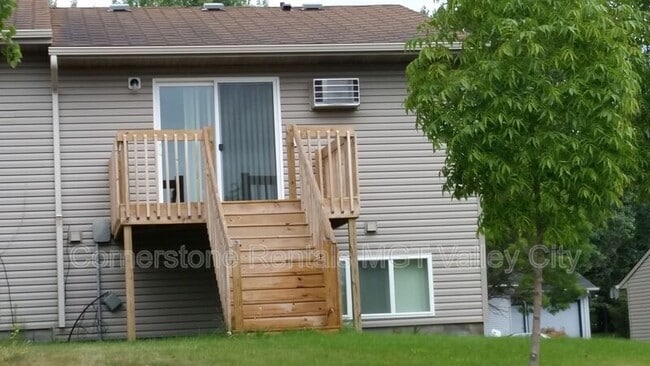 Building Photo - 900 9th Ave SE