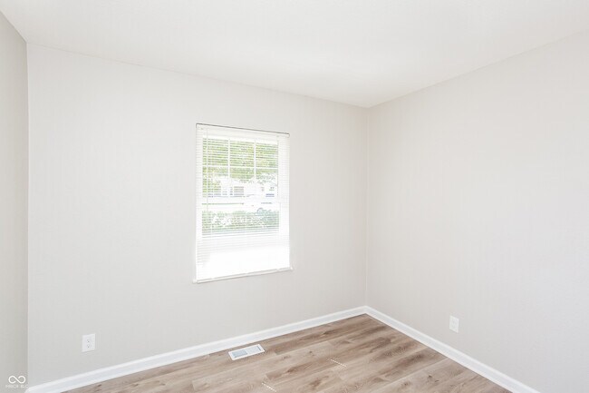 Building Photo - 9920 Montery Rd