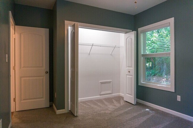 Building Photo - 56 Alabama Ave