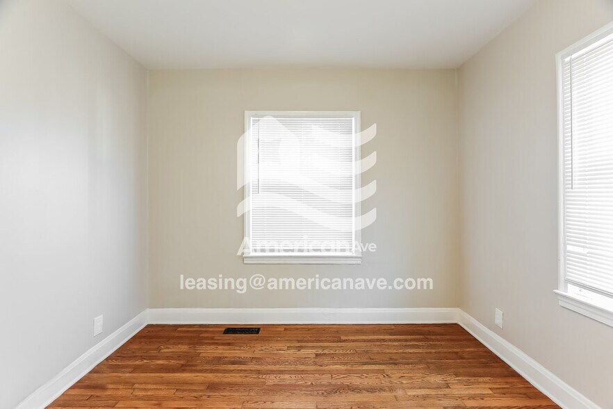 Building Photo - 4213 50th Ave N