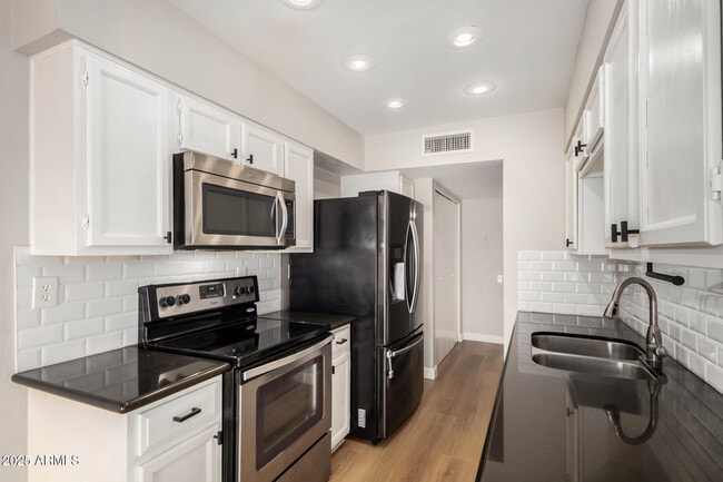 Building Photo - 5631 S Bounty Ct