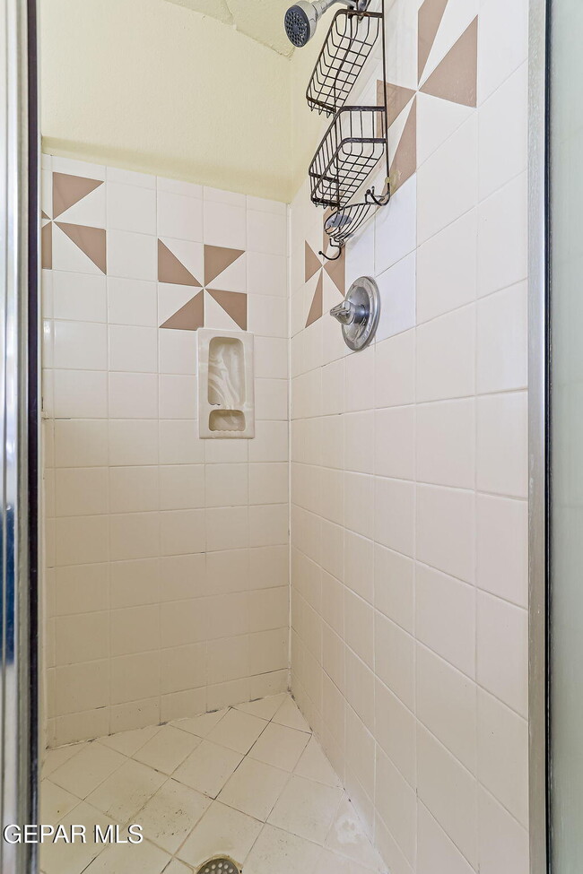 Building Photo - 13709 Paseo Hermoso Dr