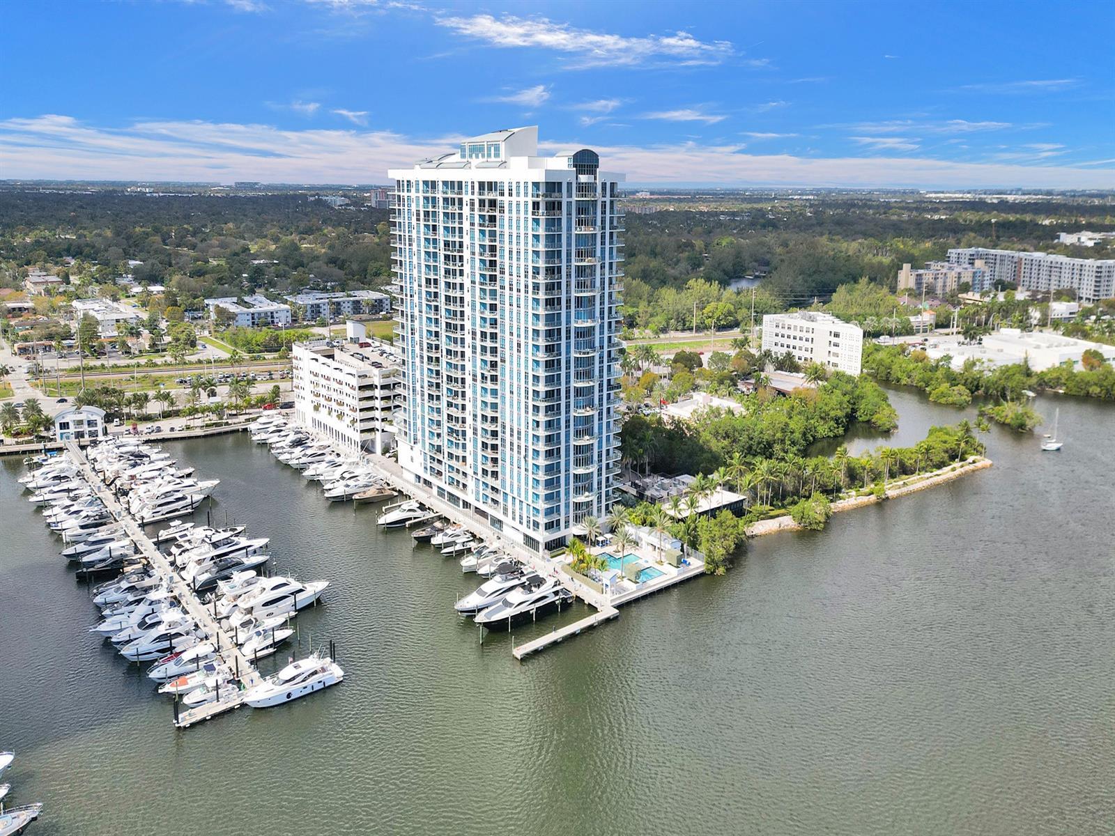 Building Photo - 17301 Biscayne Blvd