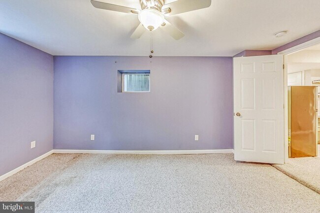 Building Photo - 627 Lamont St NW