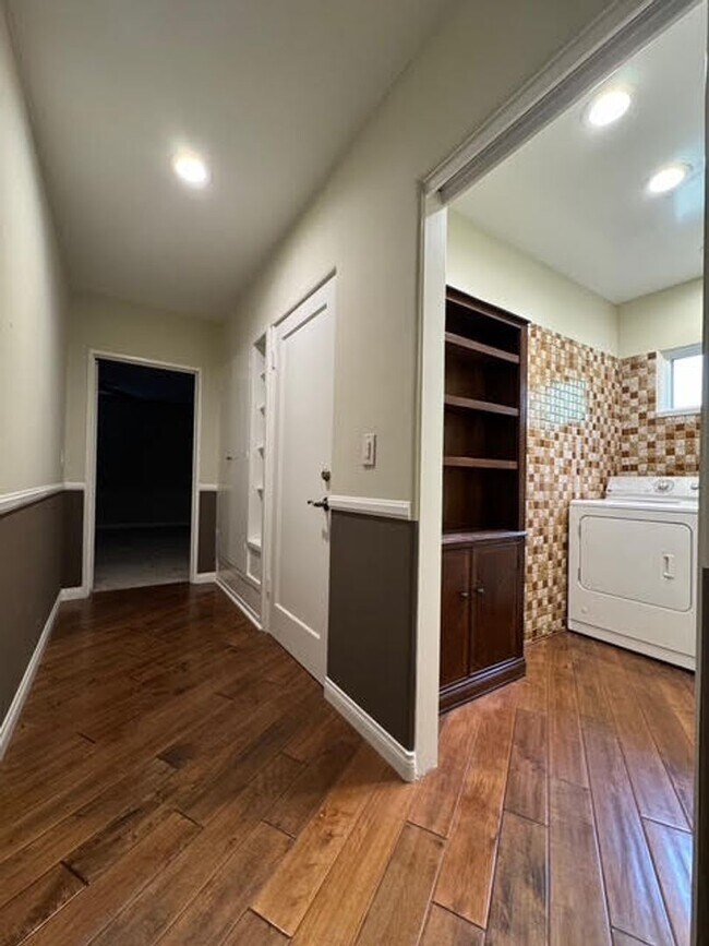 Building Photo - 714 Oceanview Dr