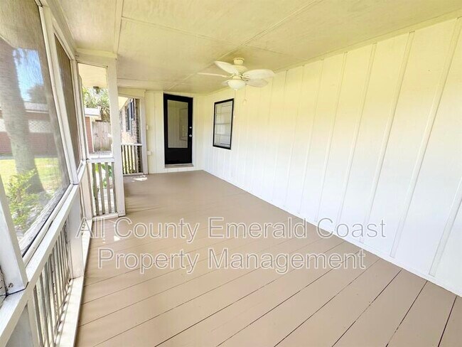 Building Photo - 733 Beach Dr