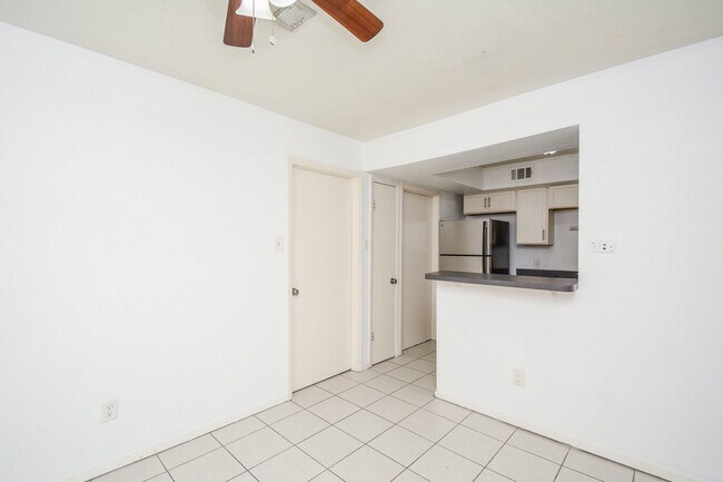 Building Photo - 1116 Murrayhill Dr