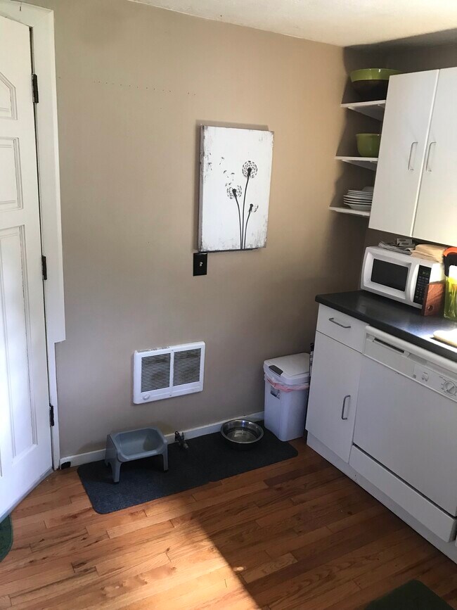 baseboard heat - 2814 SE 133rd Ave