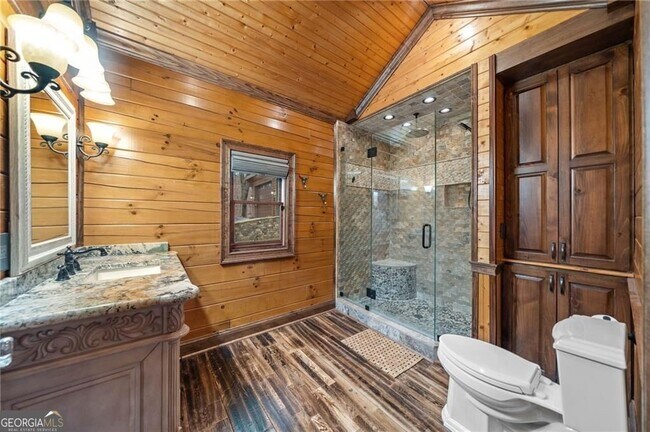 Building Photo - 5281 Laurel Ln