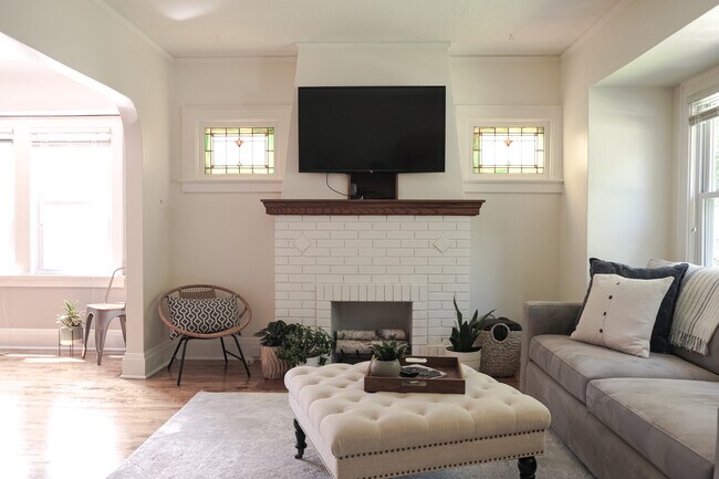 Primary Photo - 2374 N 68th St