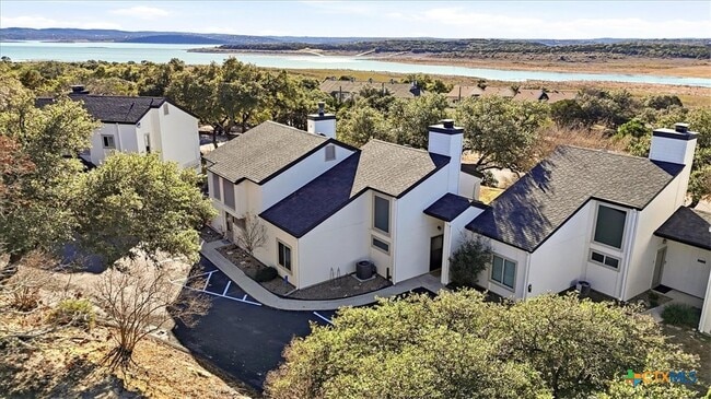 Building Photo - 1135 Parkview Dr