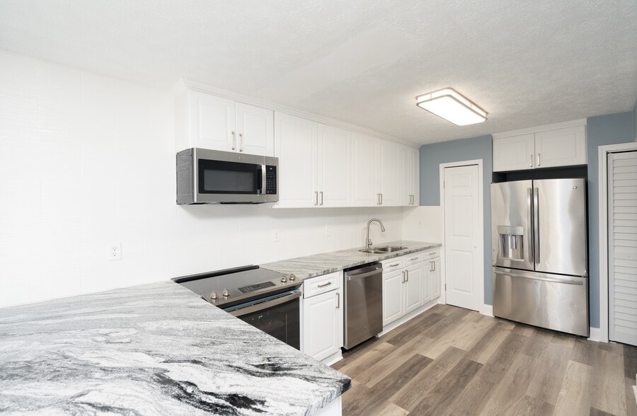 Building Photo - 7560 Taylor Rd