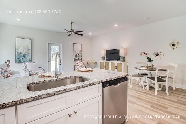 Building Photo - 12277 Sinclair Dr