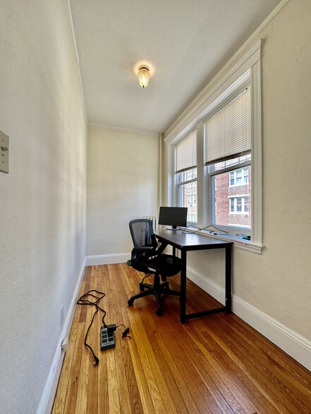 Building Photo - 36 Saint Paul St