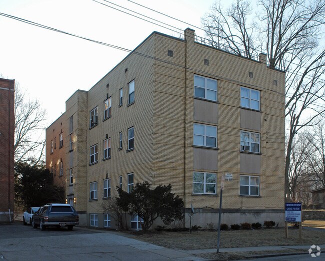 Building Photo - 2334 Kemper Ln