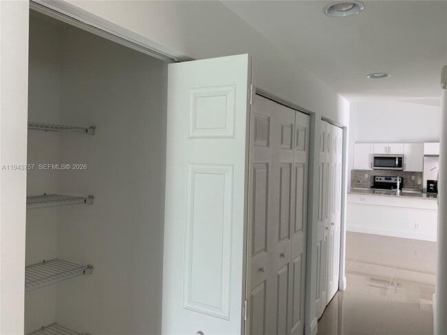 Building Photo - 5711 Buchanan St