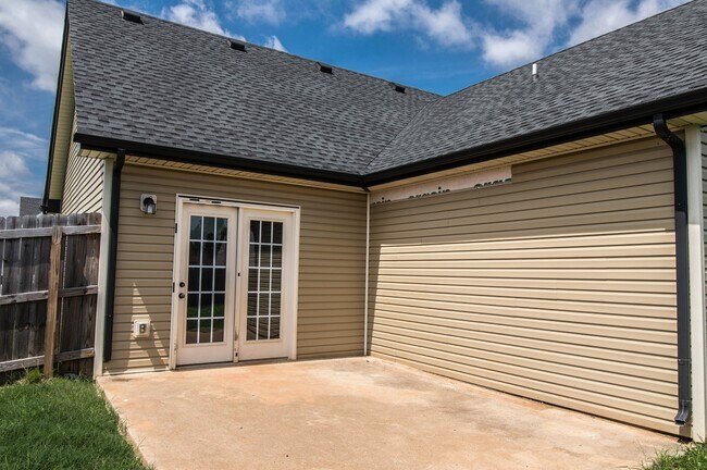 Building Photo - Pet Friendly Ranch Home!