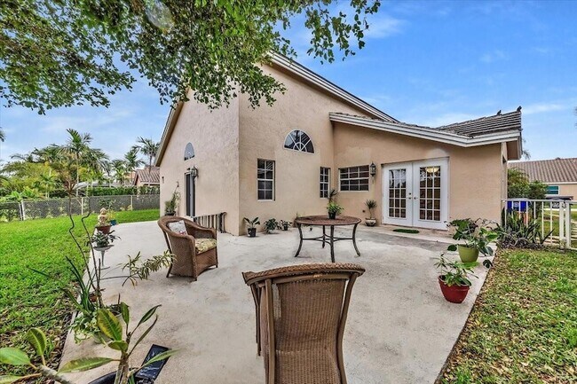 Building Photo - 20231 NW 10th St