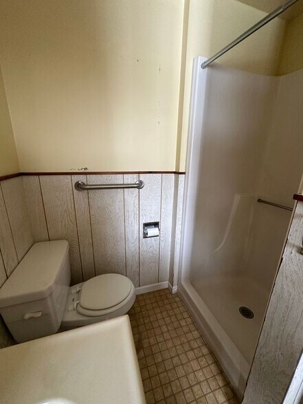 Building Photo - 118 Central Ave