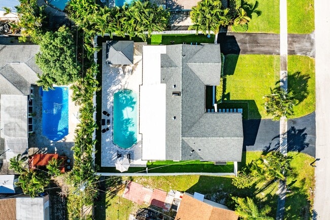 Building Photo - 124 Oregon Ln