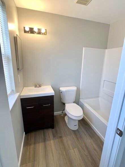 Building Photo - 122 Liborio Dr