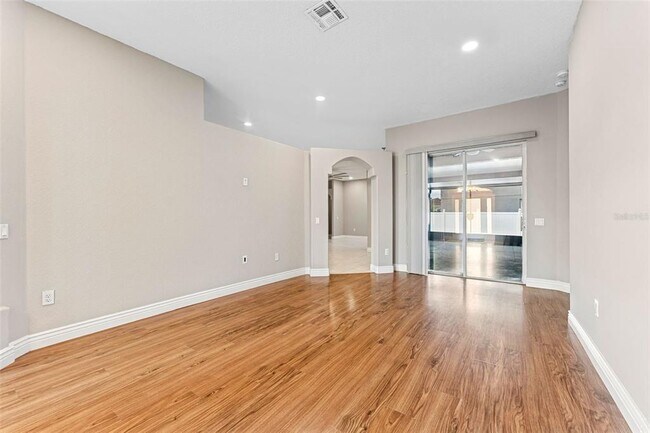 Building Photo - 25946 Buckthorn Ave