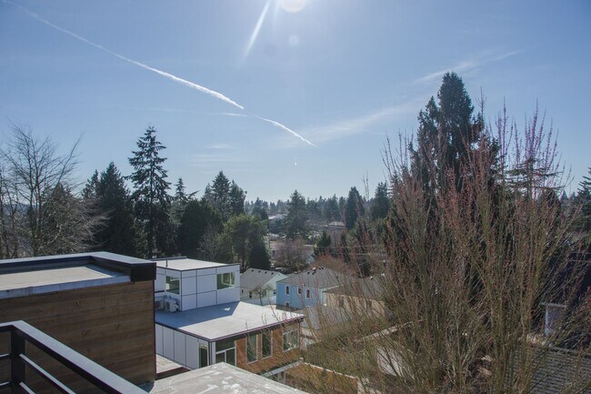 Building Photo - 3Bd/2.5Ba Seattle Townhouse