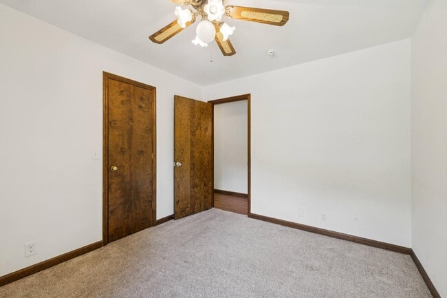 Building Photo - 1972 Sunnyside Dr