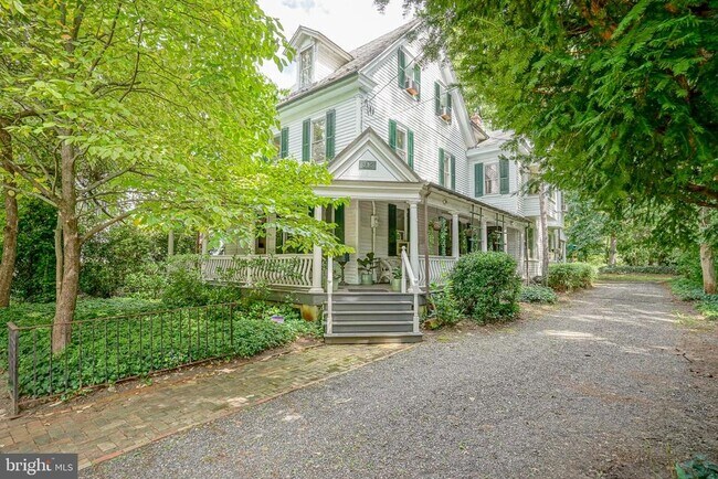 Building Photo - 315 Chestnut St