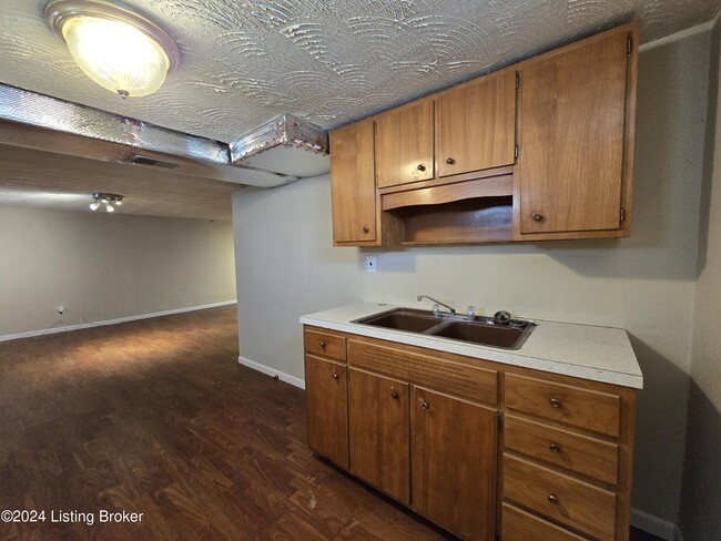Building Photo - 4515 Lambert Rd