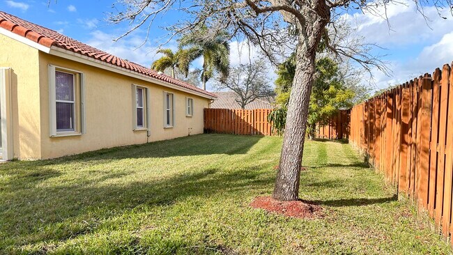 Building Photo - 19010 SW 10th St