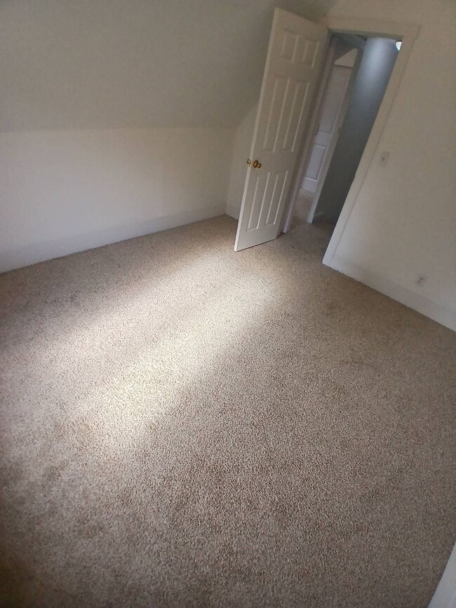 Building Photo - Newly Renovated 4BR/1BA Single-Family Home with Garage – Cleveland