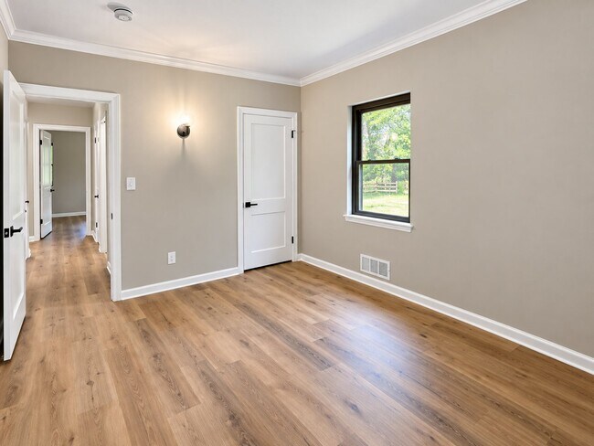 Building Photo - 25855 Highland Rd