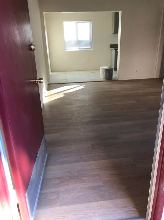 Building Photo - Newly remodeled 1 bedroom