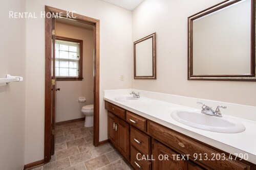 Building Photo - 11602 Monrovia-