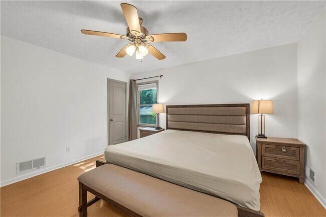 Building Photo - 5712 Port Dr