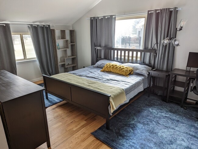 Master bedoom - 6036 Fox Hill Dr