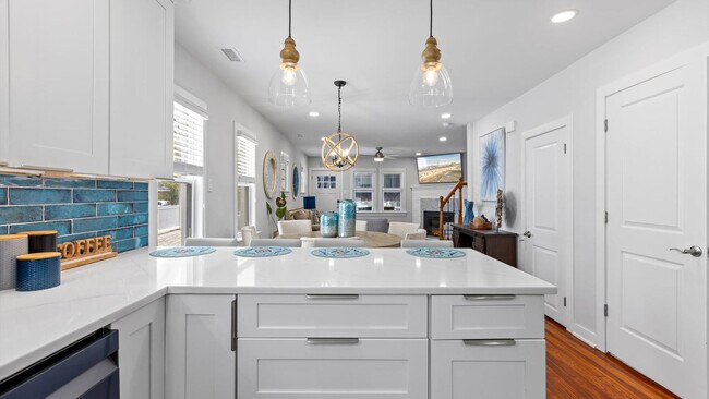 Building Photo - 710 Battersea Rd