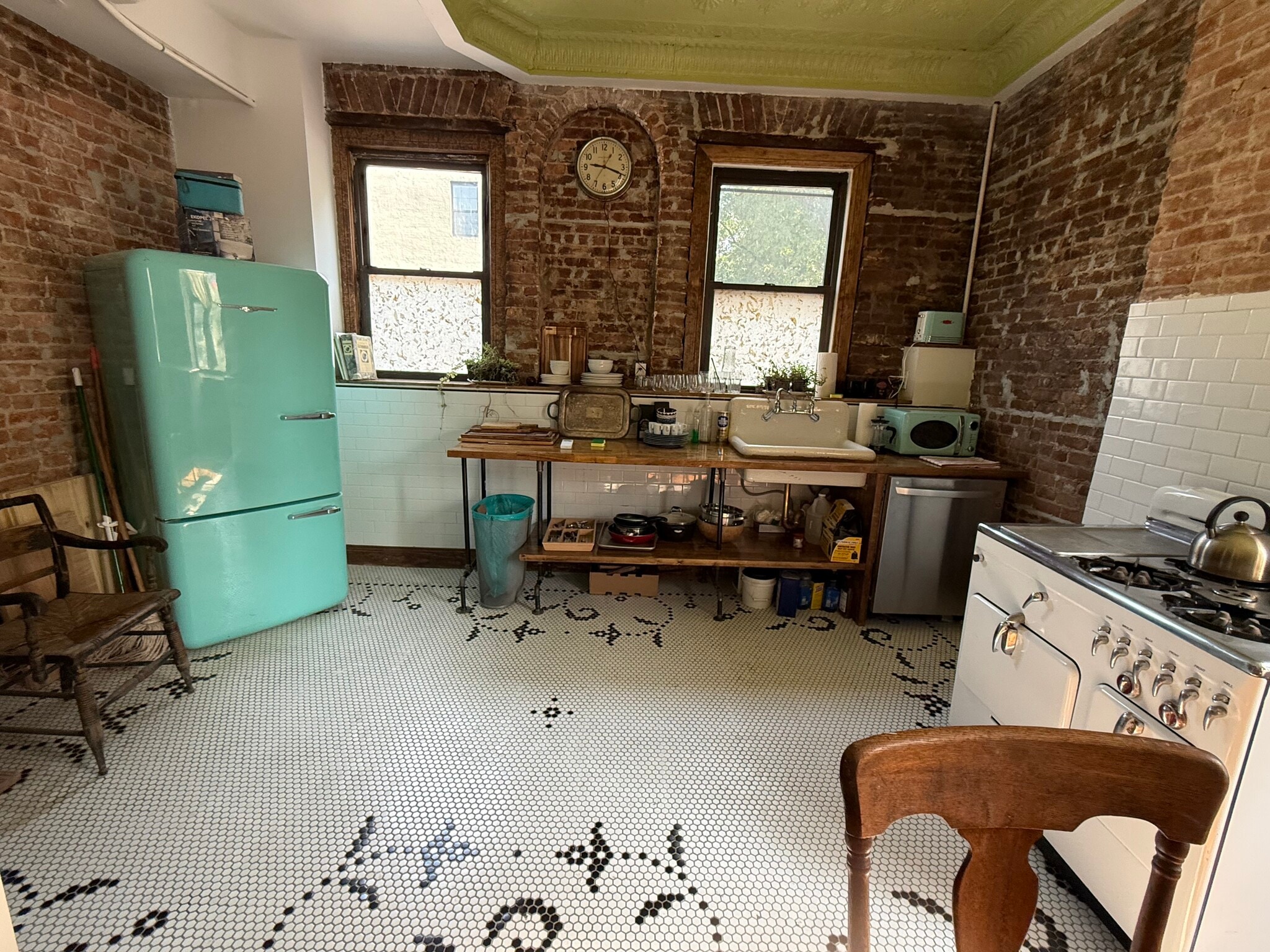 Kitchen (north end) with retro (functioning amenities) - 373 Decatur St