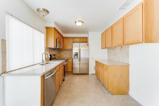 Building Photo - SPACIOUS 3BEDROOM TOWNHOUSE IN 89103 * COMING SOON *