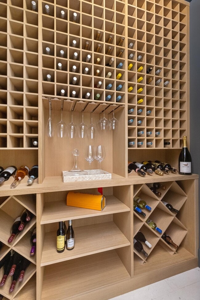 Building Photo - 734 S Ocean Blvd