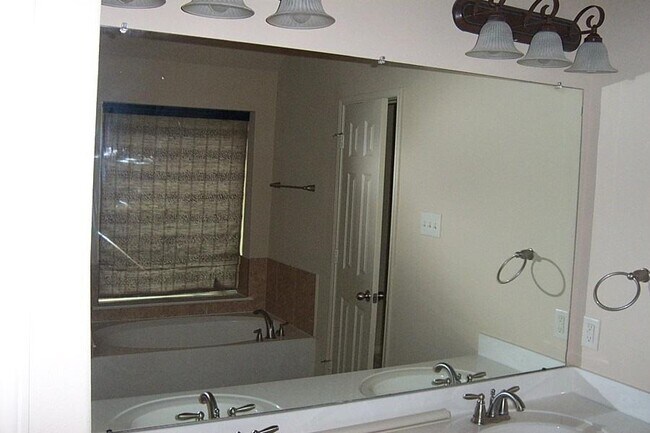 Building Photo - 3714 Rainterra Dr