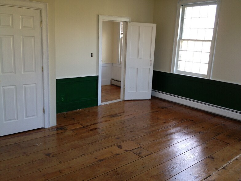 Building Photo - 79 Lower Creek Rd