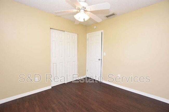 Building Photo - 4615 San Antonio Dr