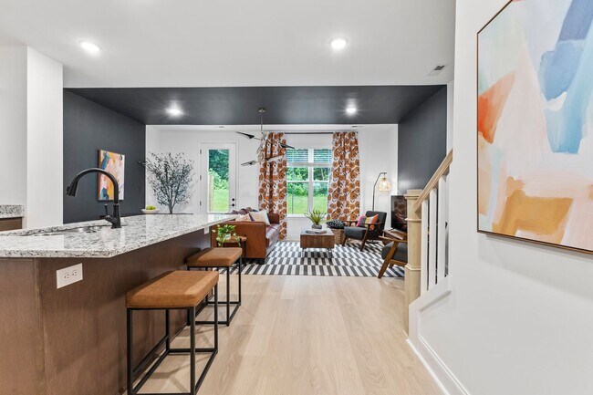 Building Photo - Modern 3-Bed, 2.5-Bath Townhome Now Offering $1000