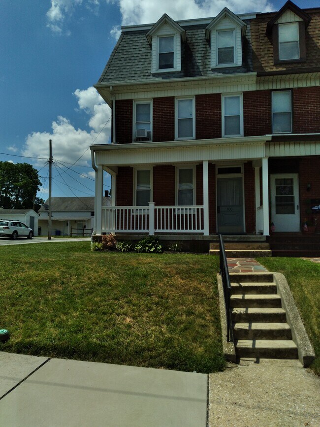 300 W Maple St 300 W Maple St Dallastown PA 17313 Apartment Finder
