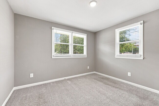 Building Photo - 1305 Yeadon Rd