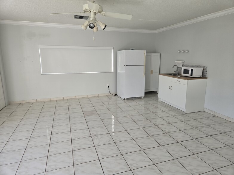 Building Photo - 132 Av sw 45 Ln