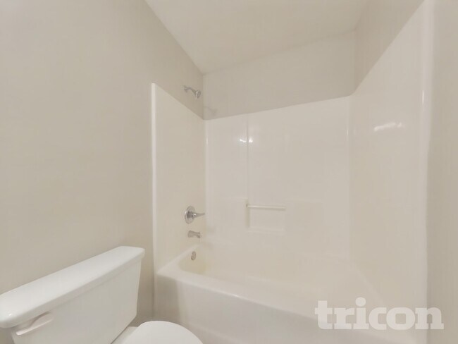 Building Photo - 30 Wyndham Ct