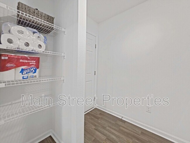 Building Photo - 6465 June Bug Dr